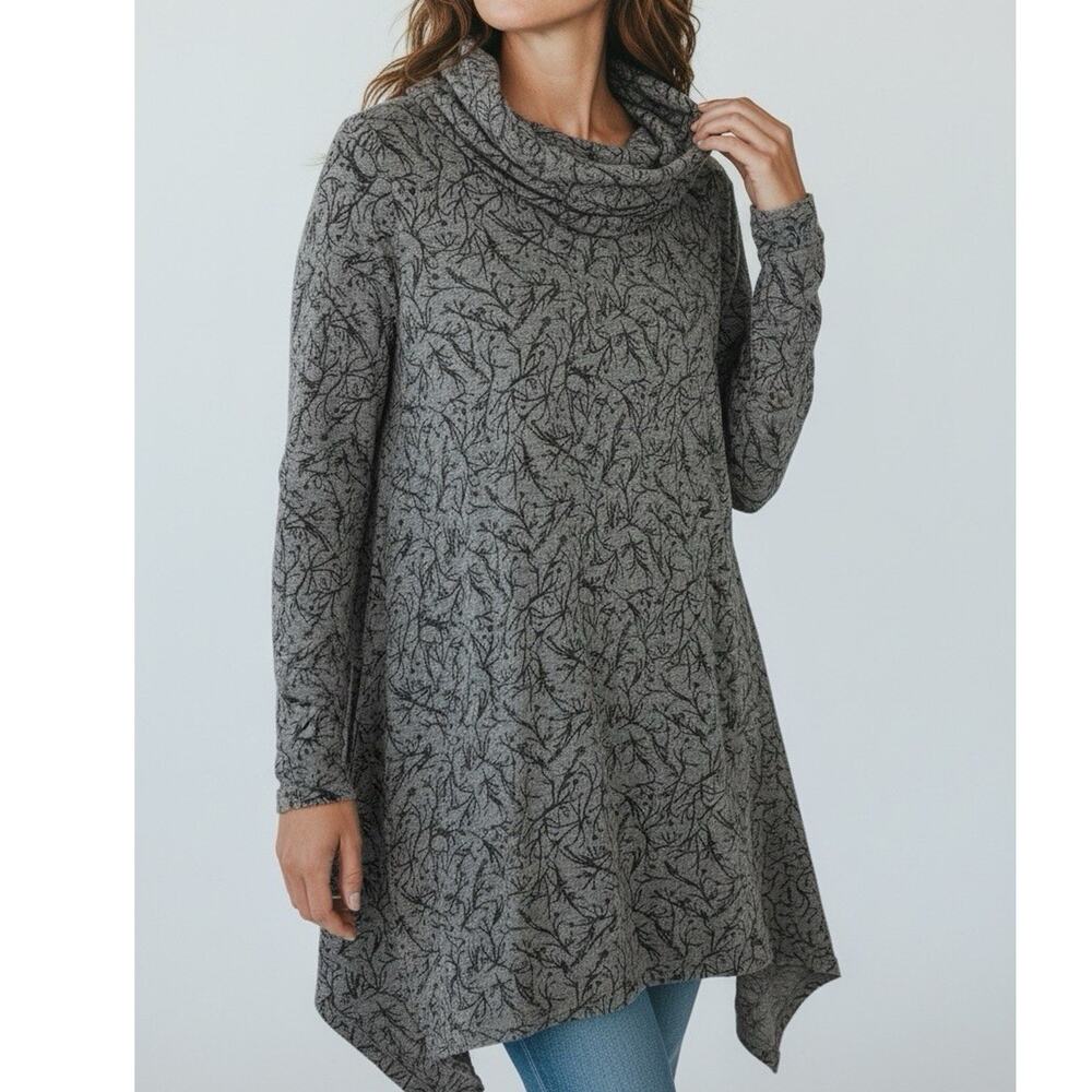 Chalet et ceci Medium Gray Cowl neck Burnout Tunic Long Sleeve Asymmetrical hem